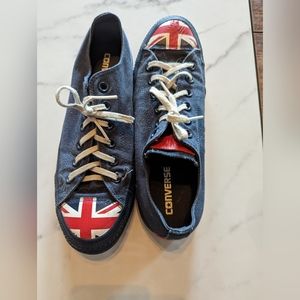 British flag Converse Men's Size 7.5 Women's size 9.5